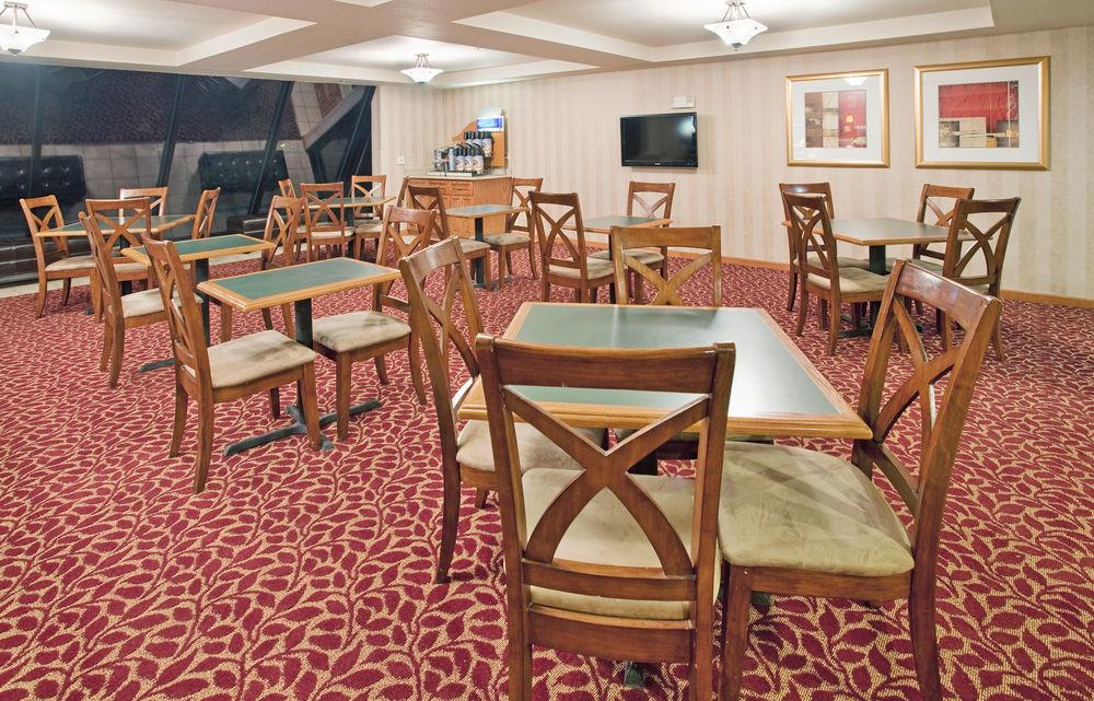 Holiday Inn Express Hotel Germantown - Northwest Milwaukee, An Ihg Hotel Екстериор снимка