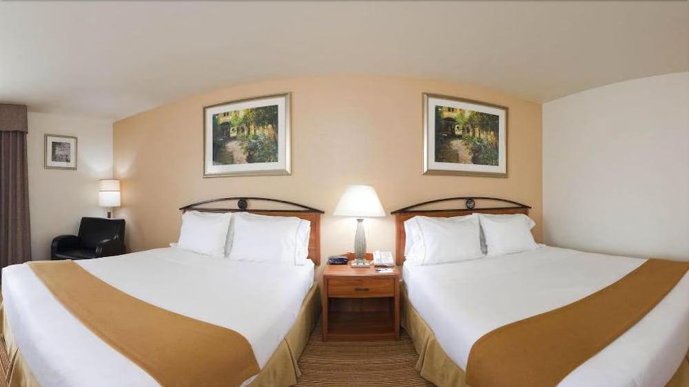 Holiday Inn Express Hotel Germantown - Northwest Milwaukee, An Ihg Hotel Екстериор снимка